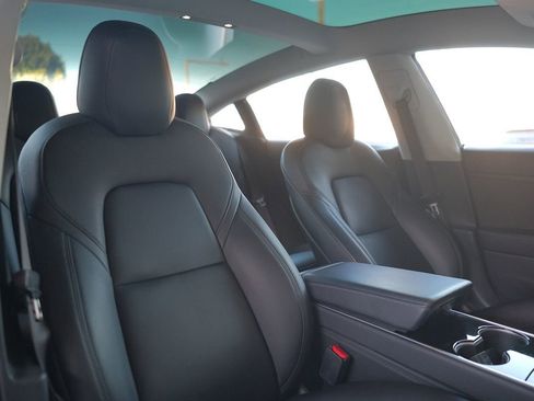 Used 2020 Tesla Model 3 Standard Range Plus image 23