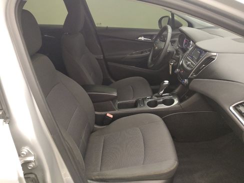 Used 2019 Chevrolet Cruze LS w/ LS Convenience Package FWD image 21