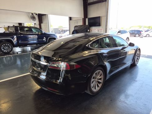 Used 2018 Tesla Model S 75D AWD/4WD image 3