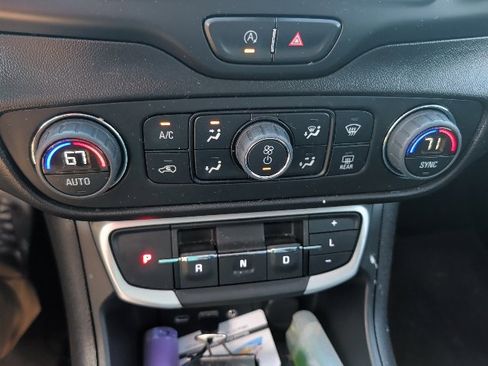 Used 2023 GMC Terrain SLE w/ Driver Convenience Package FWD image 19