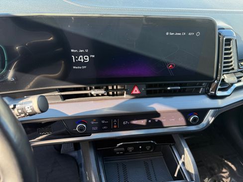 Used 2023 Kia Sportage EX w/ EX Premium Package image 12