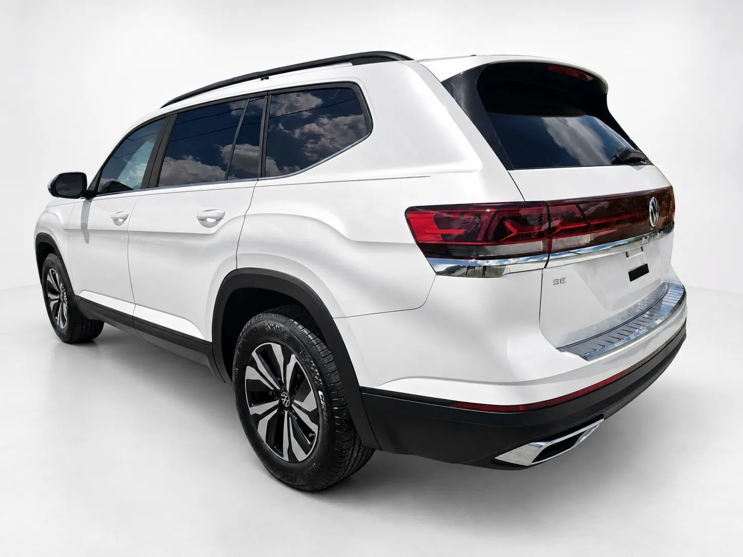 Used 2026 Volkswagen Atlas SE FWD image 8