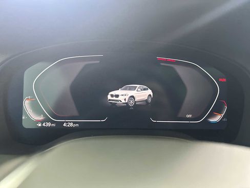 Used 2025 BMW X4 xDrive30i image 10