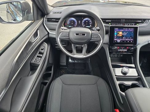 New 2025 Jeep Grand Cherokee L Laredo w/ Luxury Tech Group I image 30