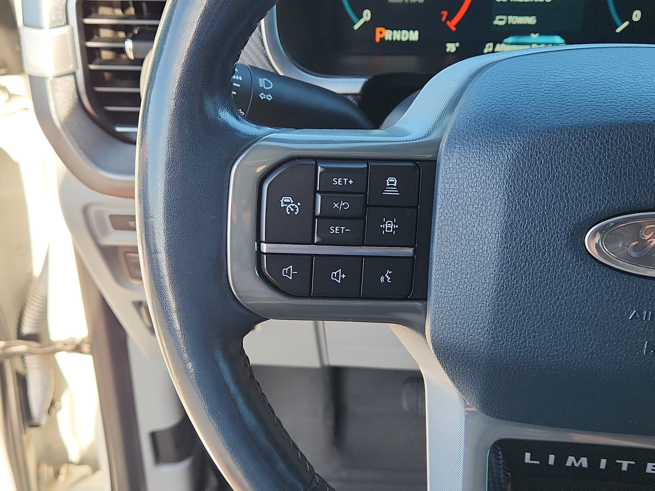 Used 2022 Ford F150 Limited AWD/4WD image 16
