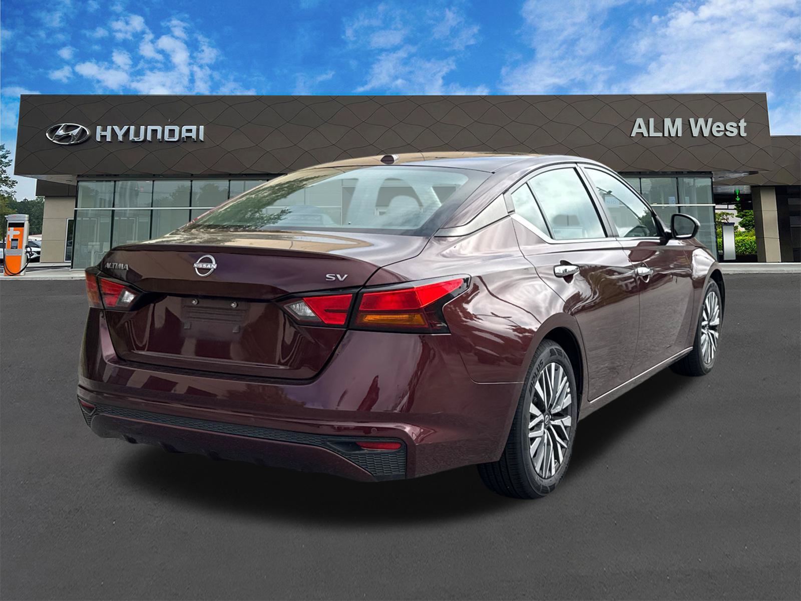 Used 2024 Nissan Altima 2.5 SV FWD image 5