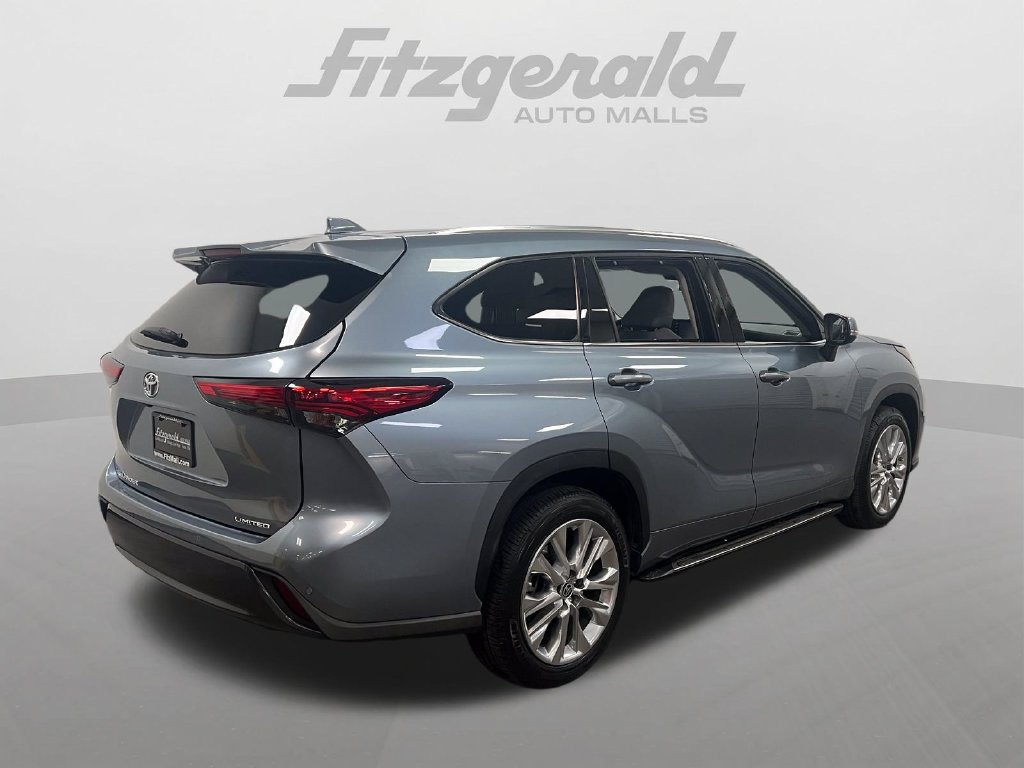 Used 2022 Toyota Highlander Limited FWD image 5