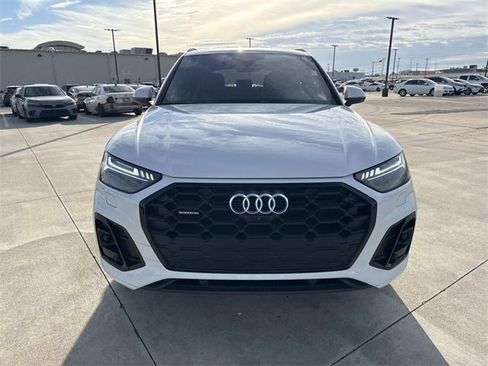 Used 2023 Audi Q5 2.0T Prestige w/ Prestige Package image 2