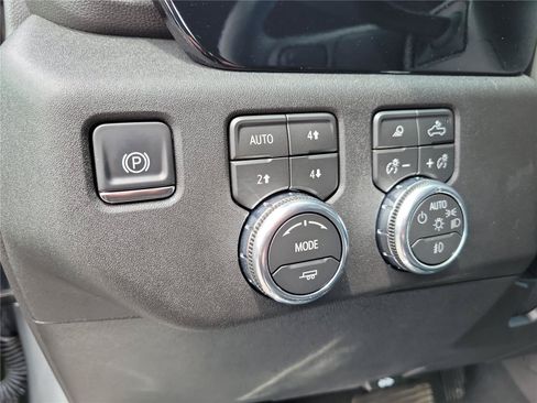 Used 2026 GMC Sierra 2500 SLT w/ SLT Convenience Package AWD/4WD image 23
