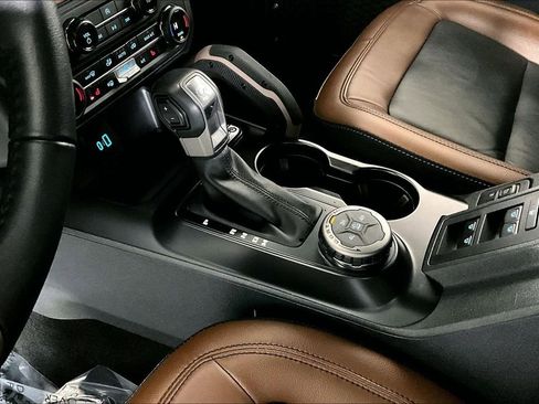 Used 2024 Ford Bronco Outer Banks image 17