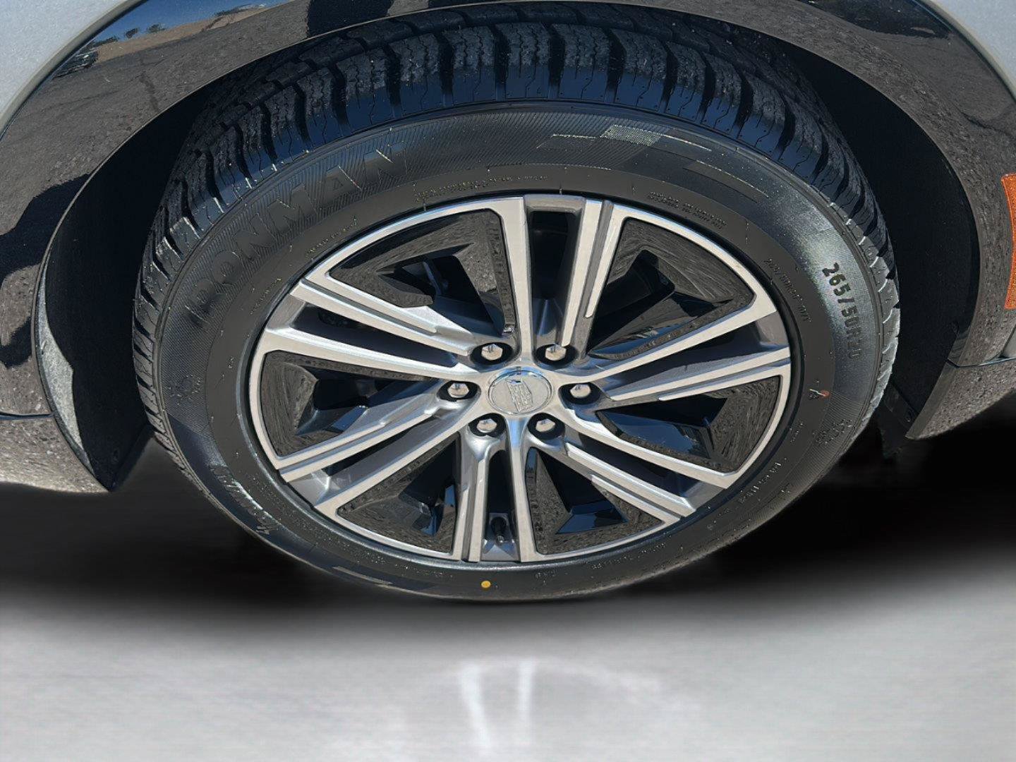 Used 2024 Cadillac Lyriq Luxury AWD/4WD image 10