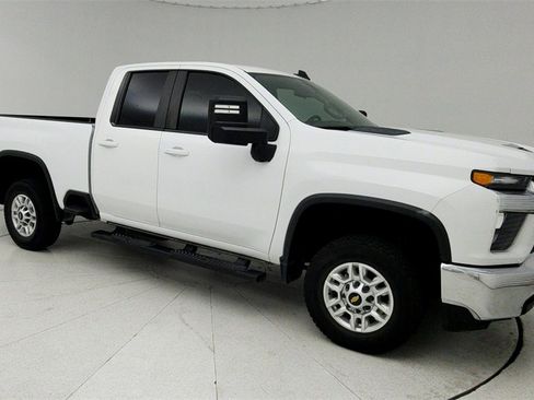 Used 2022 Chevrolet Silverado 2500 LT w/ Convenience Package image 8