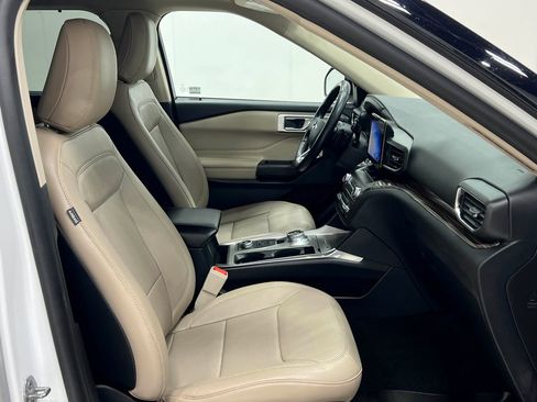 Used 2020 Ford Explorer Limited AWD/4WD image 34