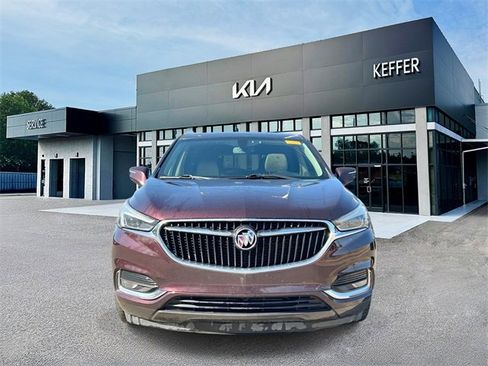 Used 2018 Buick Enclave Essence w/ Trailering Package image 3
