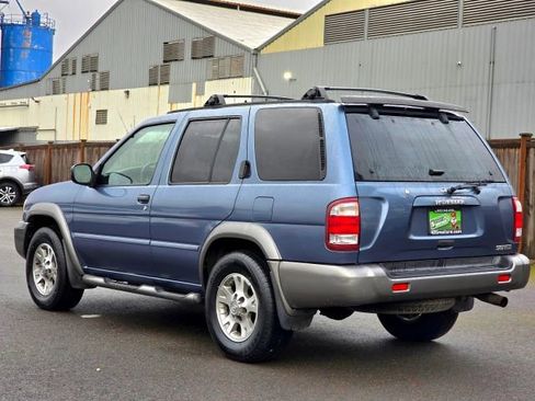 Used 2001 Nissan Pathfinder SE image 5