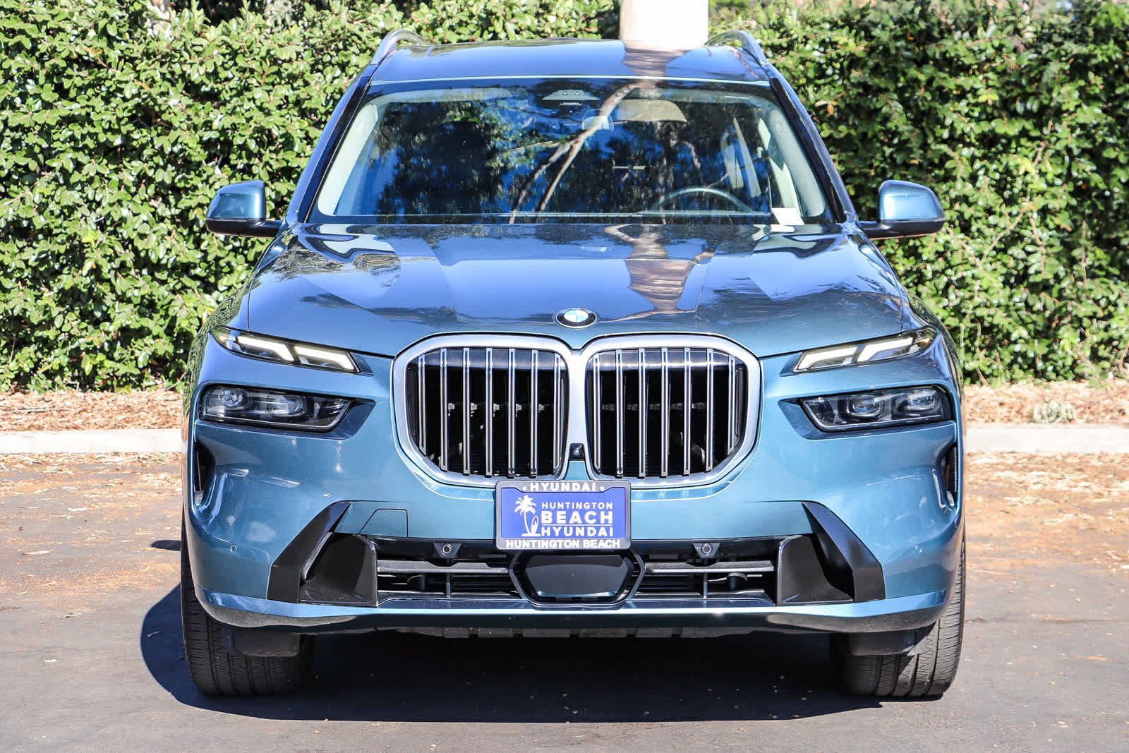 Used 2023 BMW X7 xDrive40i AWD/4WD image 2