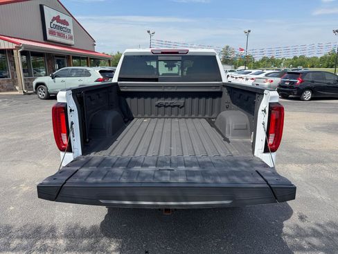Used 2023 GMC Sierra 1500 AT4 w/ AT4 Preferred Package AWD/4WD image 7