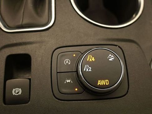 Used 2022 Chevrolet Traverse LT AWD/4WD image 31