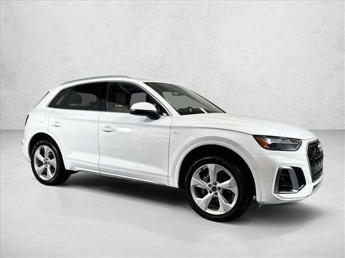 Used 2025 Audi Q5 2.0T Premium Plus w/ Premium Plus Package AWD/4WD image 3