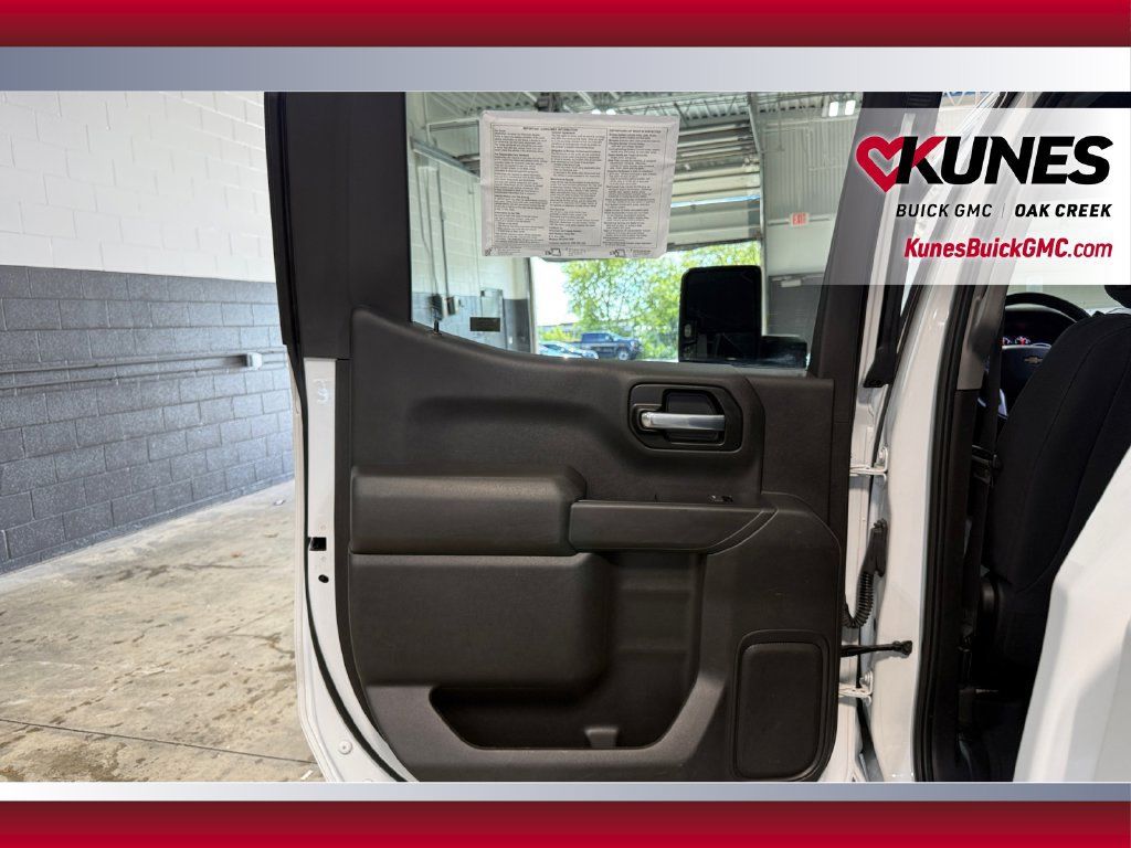 Used 2021 Chevrolet Silverado 1500 Custom w/ Custom Max Trailering Package AWD/4WD image 32