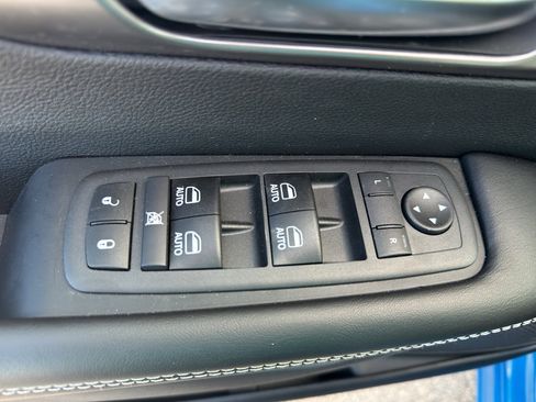 New 2026 Chrysler Pacifica Select AWD/4WD image 12