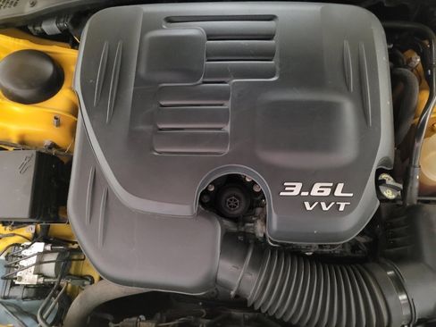 Used 2018 Dodge Challenger SXT image 30