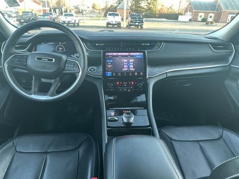 Used 2023 Jeep Grand Cherokee L Limited w/ Luxury Tech Group II image 40