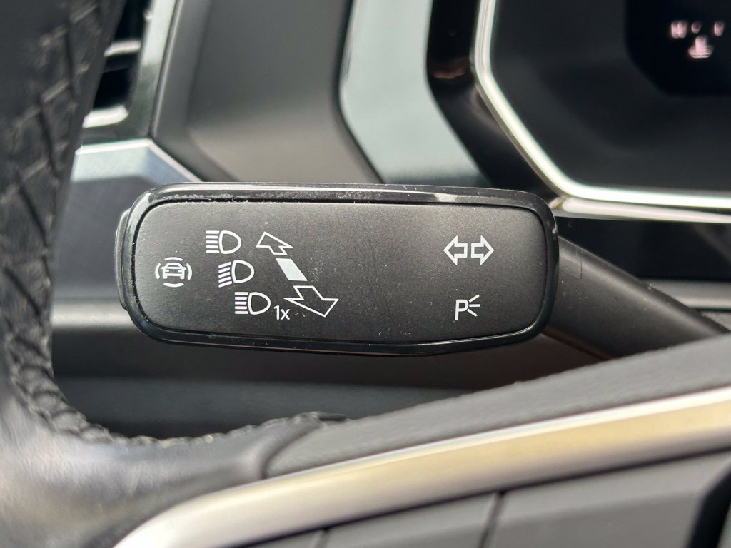 Used 2023 Volkswagen Jetta SE w/ Black Wheel Package FWD image 29