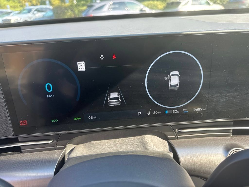 Used 2024 Hyundai Kona SEL FWD image 12