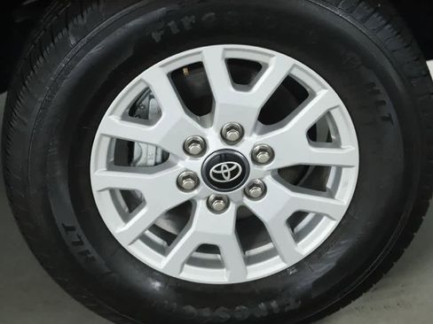 Certified 2024 Toyota Tacoma SR5 image 10