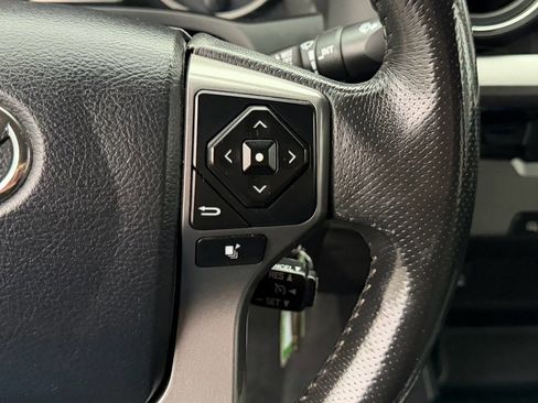 Used 2017 Toyota Tacoma SR5 image 22