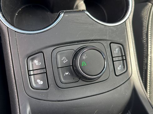 Used 2024 GMC Terrain SLT w/ Elevation Edition FWD image 13