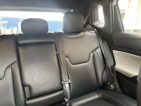 Used 2025 Jeep Compass Limited image 37