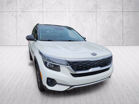 Used 2021 Kia Seltos S AWD/4WD image 3