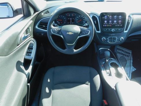 Used 2025 Chevrolet Malibu LT image 14
