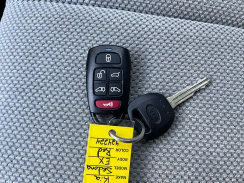 Used 2012 Kia Sedona EX image 40