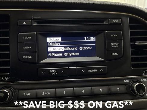 Used 2018 Hyundai Elantra SE FWD image 31