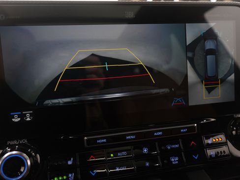 Used 2022 Toyota Highlander Platinum image 32