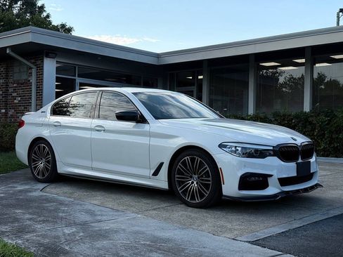 Used 2019 BMW 530e w/ M Sport Package RWD image 3