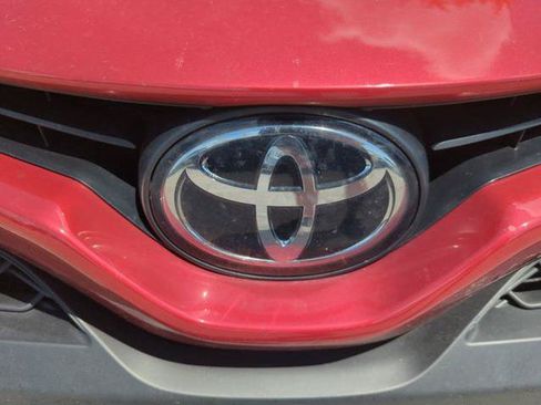 Used 2021 Toyota Camry SE FWD image 5