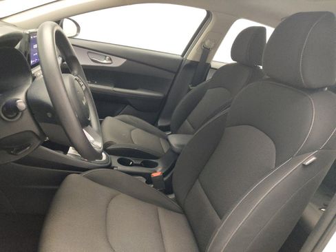 Used 2024 Kia Forte LXS FWD image 17
