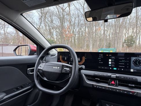 Used 2025 Kia K4 FWD image 28