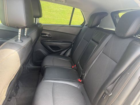 Used 2018 Chevrolet Trax LT w/ LT Convenience Package FWD image 23