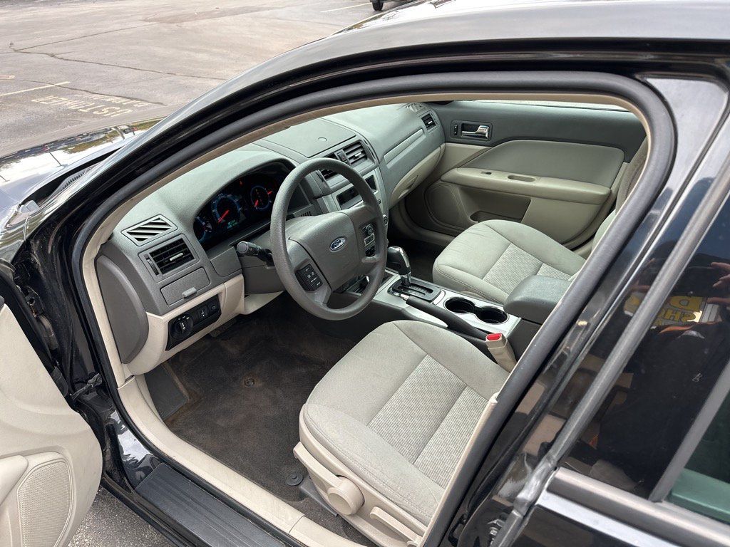 Used 2012 Ford Fusion S FWD image 9