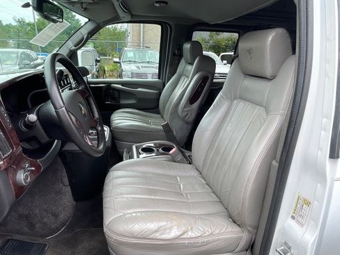 Used 2012 Chevrolet Express 2500 LT RWD image 11