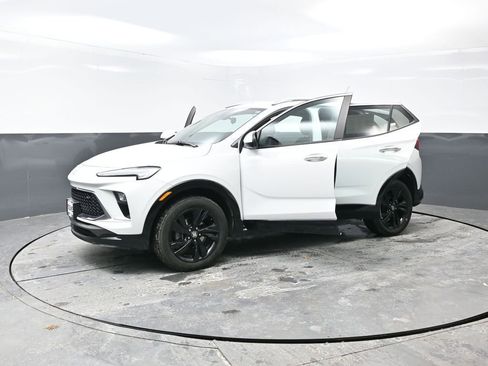 Used 2024 Buick Encore GX Sport Touring image 52