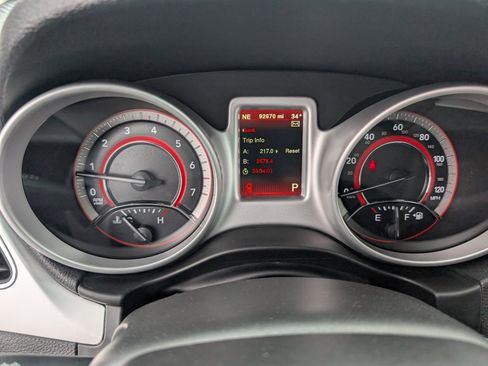 Used 2019 Dodge Journey SE image 16