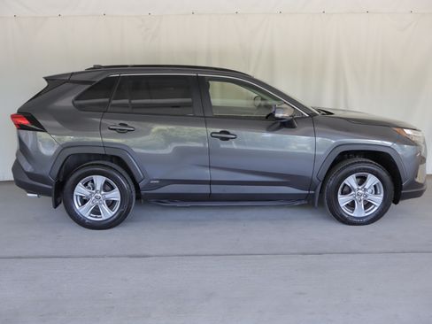 Used 2025 Toyota RAV4 XLE w/ Weather Package AWD/4WD image 4