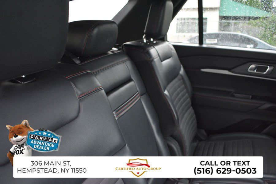 Used 2025 Ford Explorer ST-Line w/ ST-Line Street Pack AWD/4WD image 28
