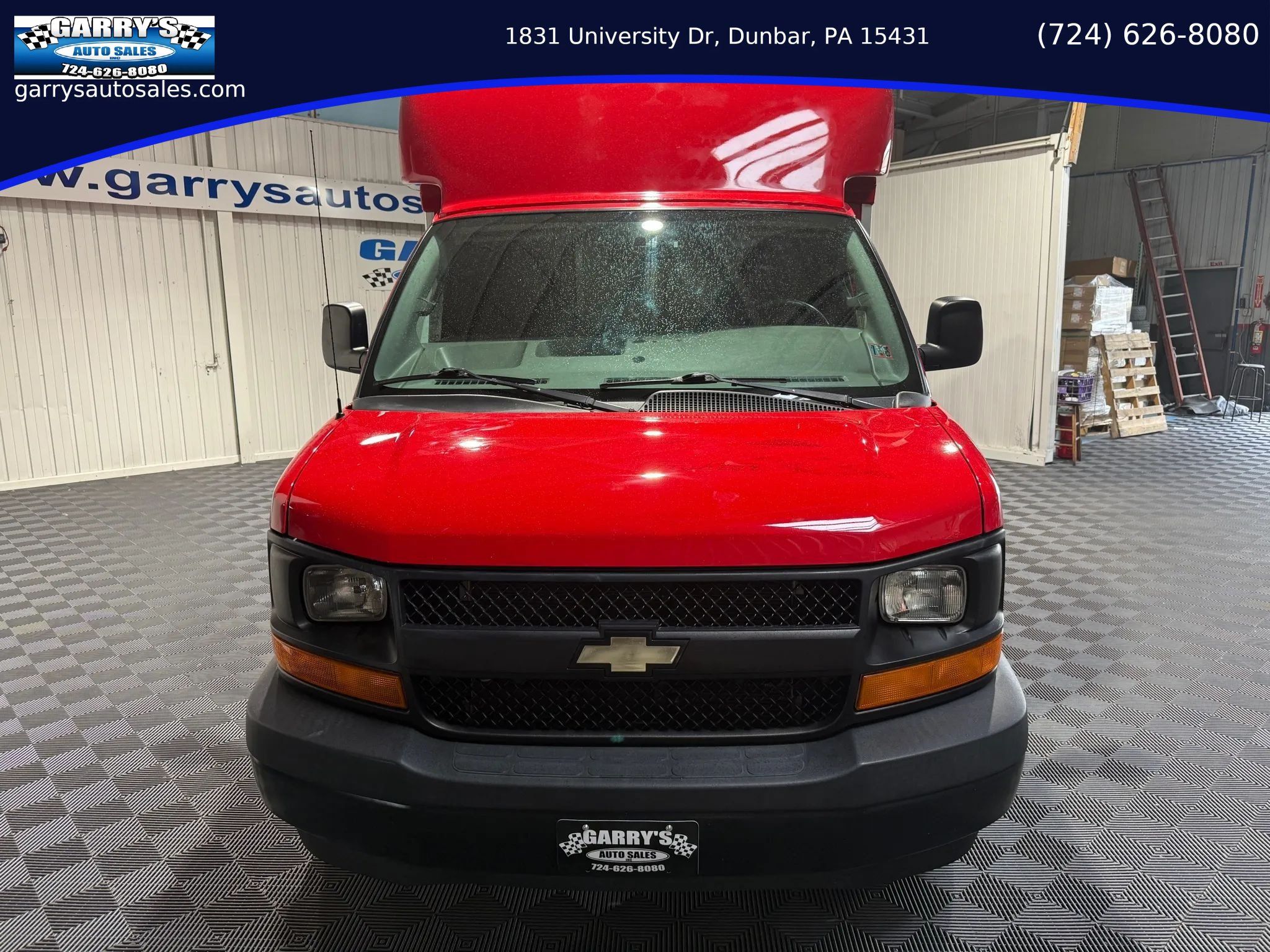Used 2017 Chevrolet Express 3500 RWD image 2